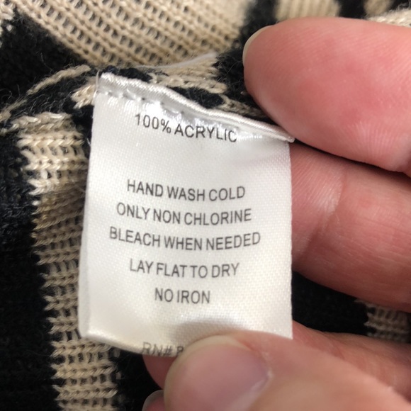 Sisters Geometric Pattern Open Front Cardigan - Black/Tan - Size Small - Picture 9 of 9